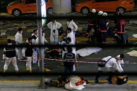 В Турции объявлен траур по жертвам теракта в аэропорту Стамбула