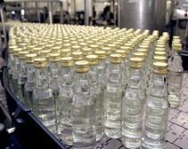 Налоговики «накрыли» цех с 11 тысячами бутылок водочного фальсификата