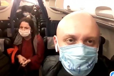 МАУ звинуватили у брехні блогера, який спровокував паніку навколо рейсу з Мілана