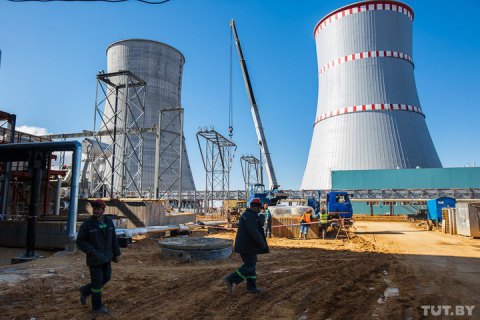 Первая белорусская АЭС приостановила работу из-за технических неполадок