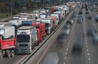 У Києві обмежили рух вантажівок через спеку