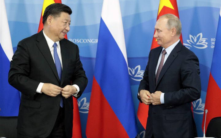 Розвідка: Китай із 2023 року нарощує допомогу Росії у війні проти України