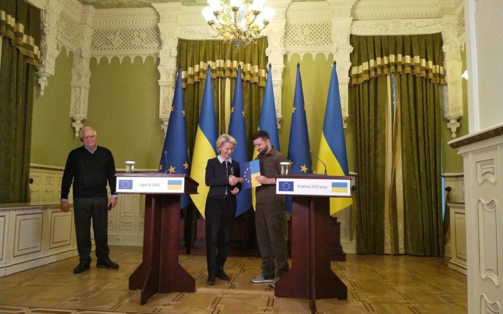 Фон дер Ляєн передала Зеленському опитувальник для отримання Україною статусу кандидата на вступ до ЄС