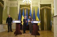 Фон дер Ляєн передала Зеленському опитувальник для отримання Україною статусу кандидата на вступ до ЄС
