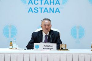 У Казахстані чиновникам заборонили купувати іномарки