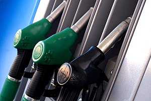 Парламент не хочет продлевать сниженные акцизы на топливо