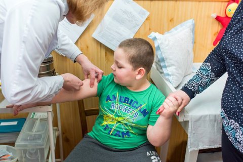 Количество детей без прививок от кори в Киеве за год уменьшилось почти вдвое, - КГГА