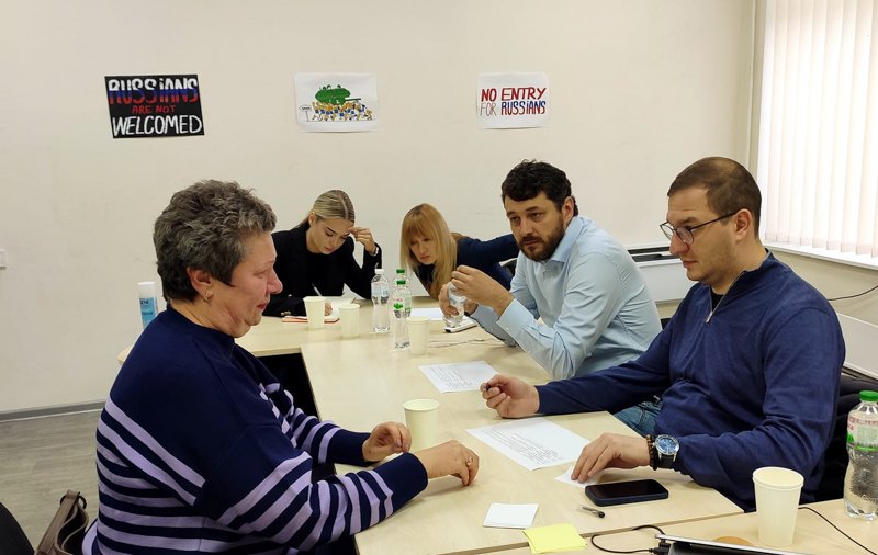 Народний депутат України від «Слуги народу» Артем Дубнов разом із заступником голови Комітету з питань соціальної політики та захисту прав ветеранів Вадимом Струневичем проводить особистий прийом громадян у Деснянському районі.