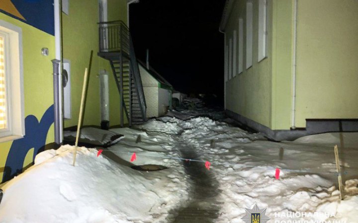 На Житомирщині через падіння снігу з даху дитсадка травмовано дитину: поліція проводить розслідування