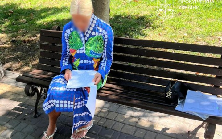 Підозрювана у закупівлі овочерізок для шкільних укриттів у Києві виїхала до Туреччини, - прокуратура