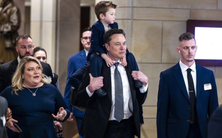 Маск став першою людиною в історії зі статками понад 400 мільярдів доларів