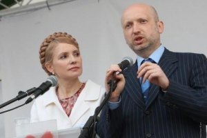 Турчинов уперше за півроку зустрівся з Тимошенко