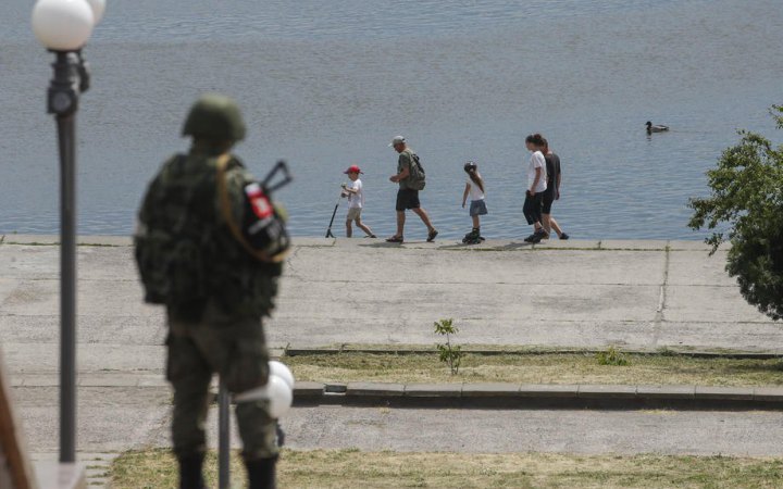 Ворог вивантажує техніку біля Херсона та обстріляв дитячий спорткомплекс у Миколаєві, – ОК “Південь”