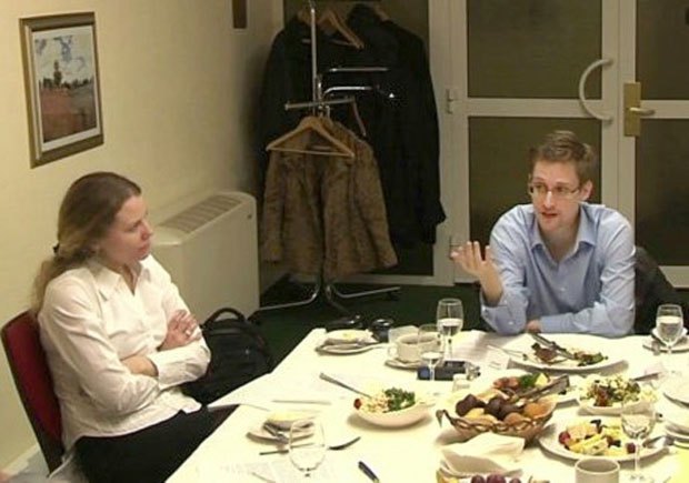 Эдвард Сноуден и Сара Харрисон в Москве