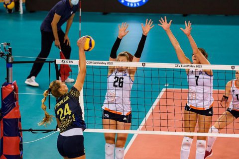 Украина неудачно стартовала на женском чемпионате Европы по волейболу