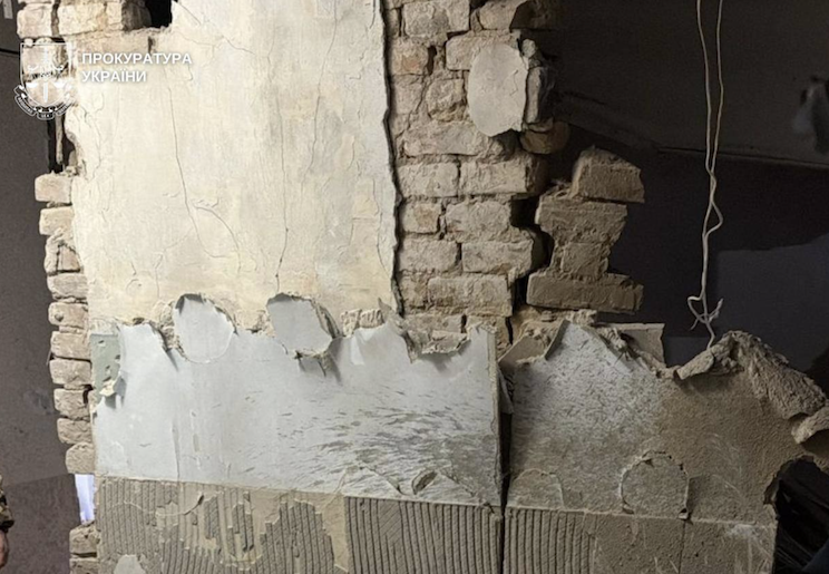 У Дніпрі в відділку поліції вибухнув саморобний вибуховий пристрій 