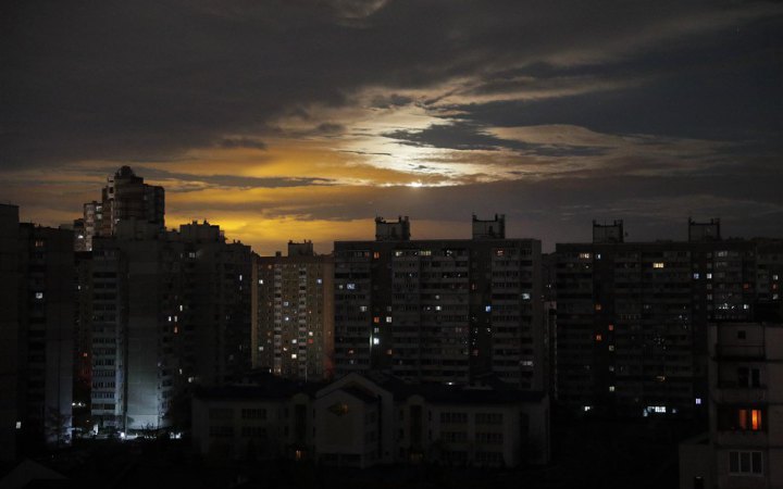 Сьогодні у Києві і області діють екстрені відключення світла