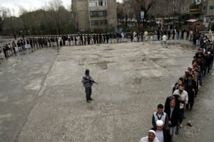 Влада Афганістану отримала понад 3000 скарг через порушення на виборах