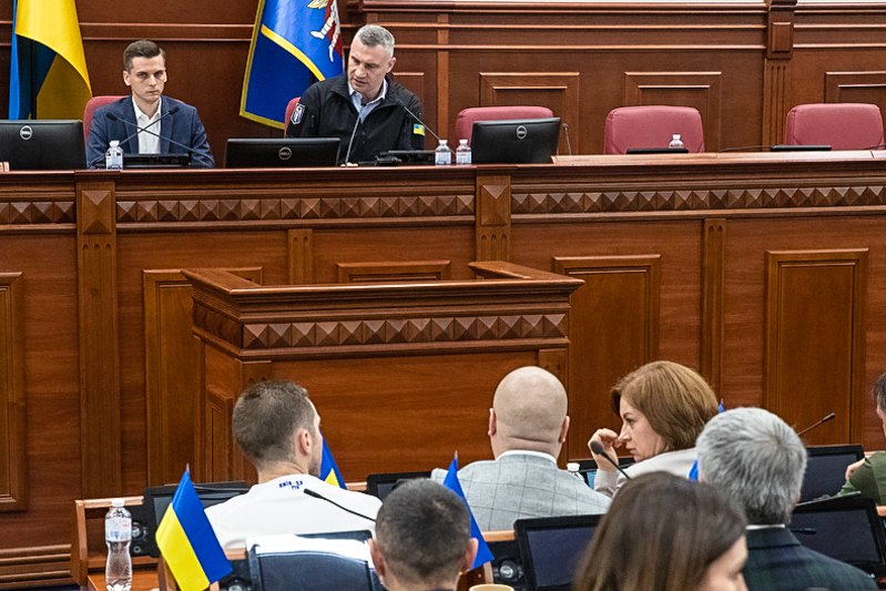 Віталій Кличко під час засідання міськради.