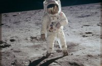 NASA виклало архів фотографій астронавтів на Місяці