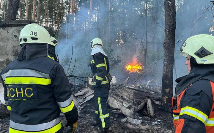 У Київській області внаслідок падіння уламків ракет загорілося торгівельне підприємство