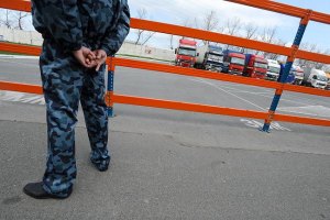 Росія зробила жорсткішим огляд вантажів на кордоні з Україною