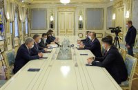 Зеленський зустрівся з міністром закордонних справ та міністром національної оборони Туреччини