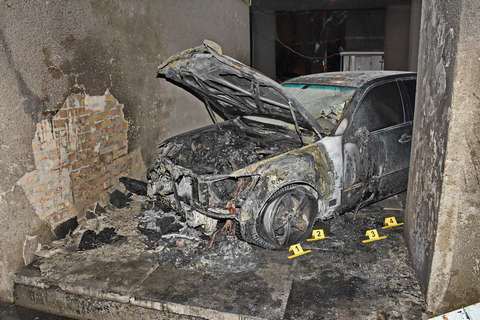 В Киеве сгорел автомобиль известного адвоката