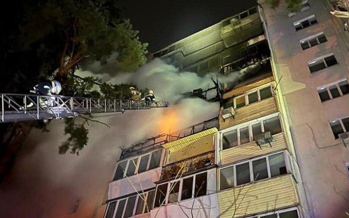 Під Києвом сталася масштабна пожежа в житловій багатоповерхівці