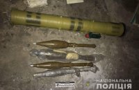Поліцейські Дніпра виявили в гаражі протитанкову ракету і викрадений автомобіль