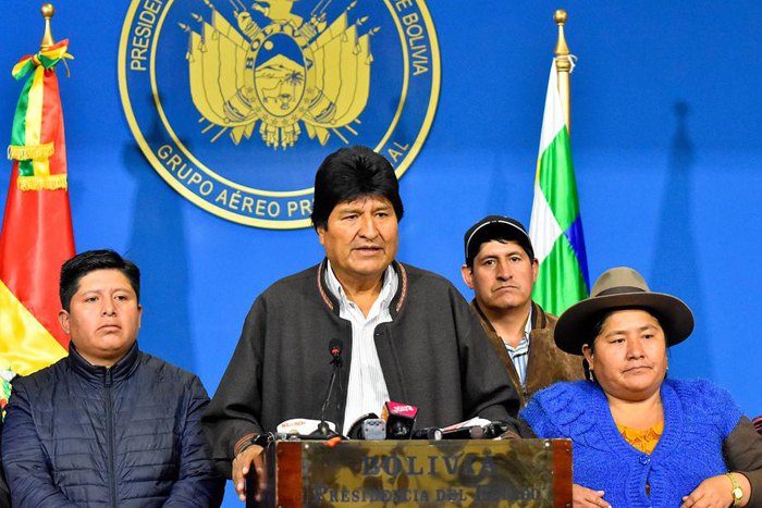 Президент Боливии Эво Моралес выступает с заявлением в Эль-Альто, Боливия, 10 ноября 2019.