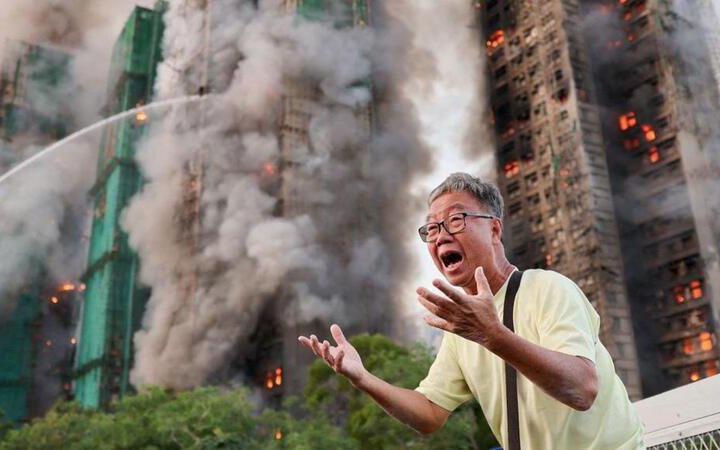 У Гонконзі вирує масштабна пожежа у низці багатоповерхових житлових будинків, є загиблі (оновлено)