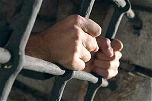 Чоловік вистрибнув із третього поверху райвідділу, щоб уникнути тортур