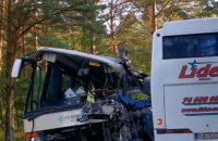 У Польщі зіштовхнулися два рейсові автобуси і бус, травмовано двох українок