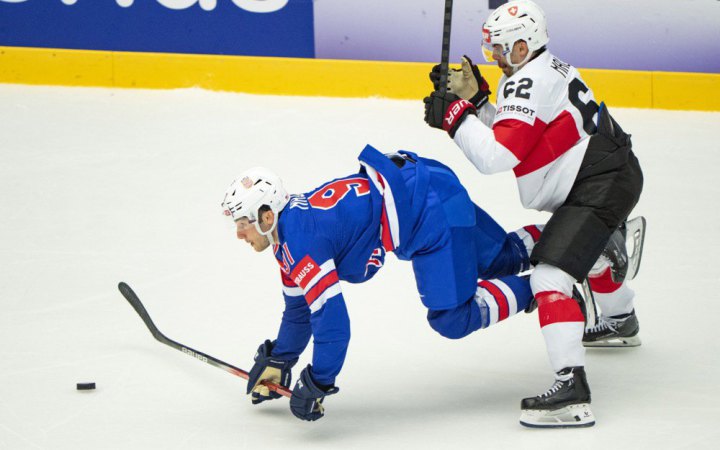 ​На чемпіонаті світу з хокею США сенсаційно поступились Швейцарії
