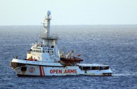 Италия приказала судну Open Arms с мигрантами плыть в Испанию