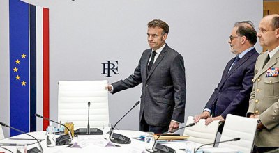 Французька стратегічна автономія: мілітаризація та переговори з РФ в умовах тиску США і виборчих ризиків 