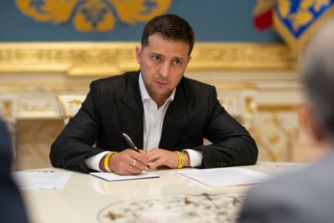 Зеленский проведет закрытое совещание с фракцией «Слуга народа» накануне первого заседания Рады