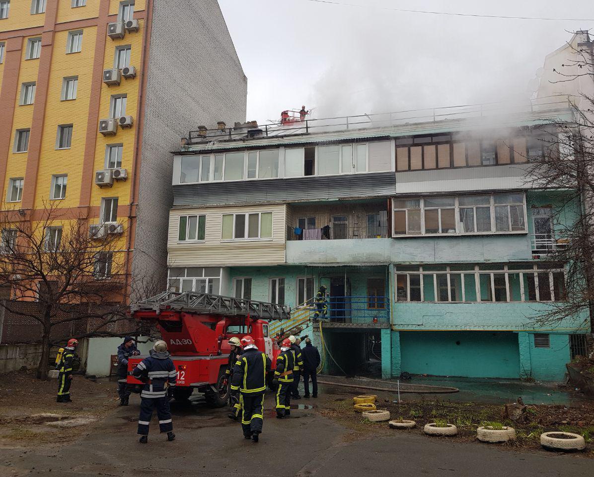 Пожар на ул. Юрковской в Киеве