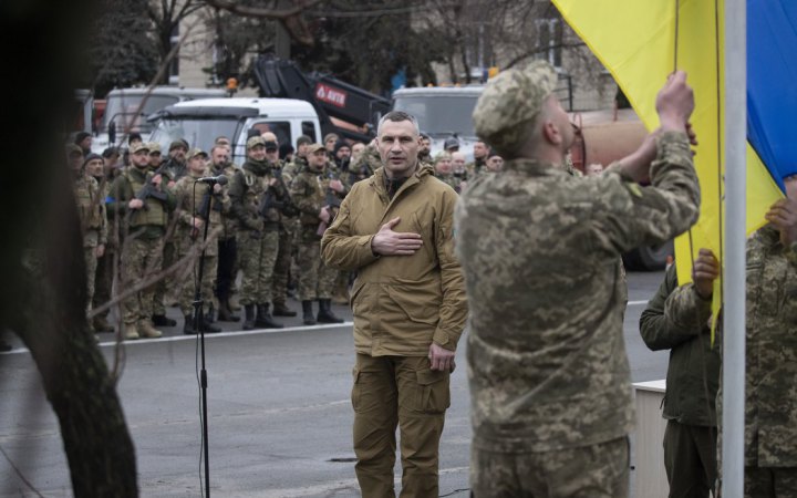 Кличко подякував киянам, які стали пліч-о-пліч, аби Київ вистояв