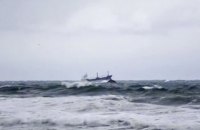 Спасенные с затонувшего сухогруза украинские моряки прибыли в Одессу