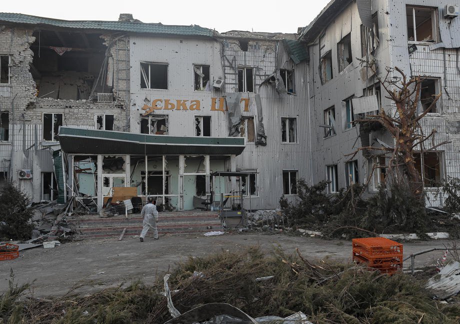 Зруйнована лікарня у Волновасі.