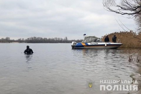 Поліція у Києві затримала 37-річного донеччанина за підозрою у вбивстві 73-річного киянина, голову якого виловили у Дніпрі