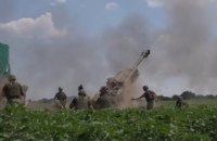 Українські військові показали, як працюють по окупантах гаубиці M777