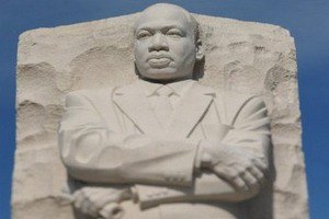 Обама открыл памятник Мартину Лютеру Кингу