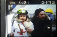 На Майдане в шею ранена девушка-медик