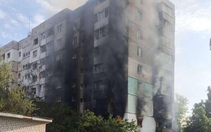 У Куп'янську на Харківщині під обстріл РФ потрапила багатоповерхівка, є постраждалі