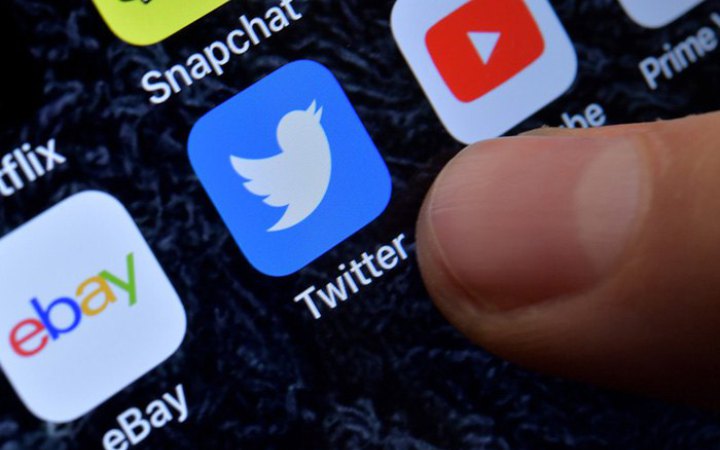 Twitter поверне знаменитостям "синю галочку" без сплати за підписку, - ЗМІ