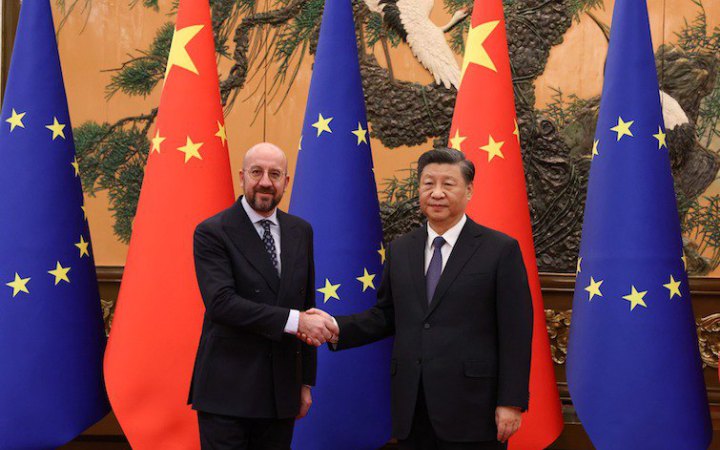 Сі Цзиньпін запевнив Шарля Мішеля, що Китай не постачає зброю Росії 