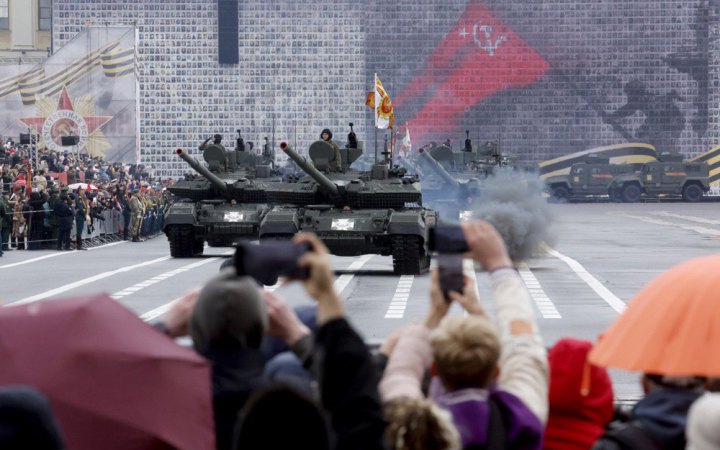Путінський парад на 9 травня у Москві відбудеться без військової техніки